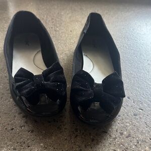 Cat & Jack Black Patent Bow Dress Shoes